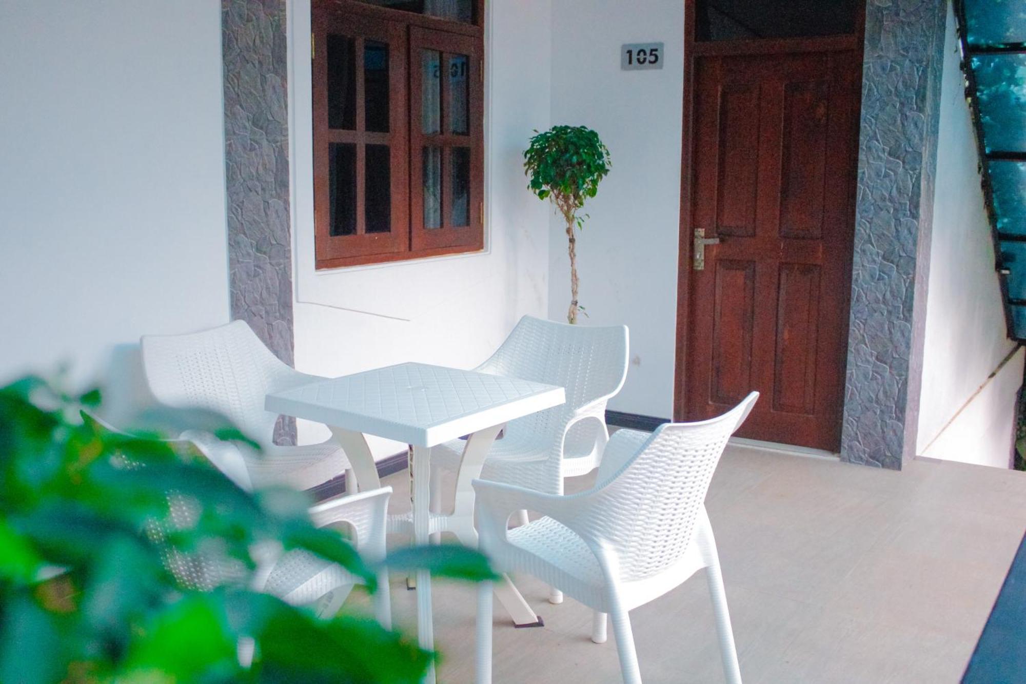 Airport J Dream Resort Dewamottawa Εξωτερικό φωτογραφία