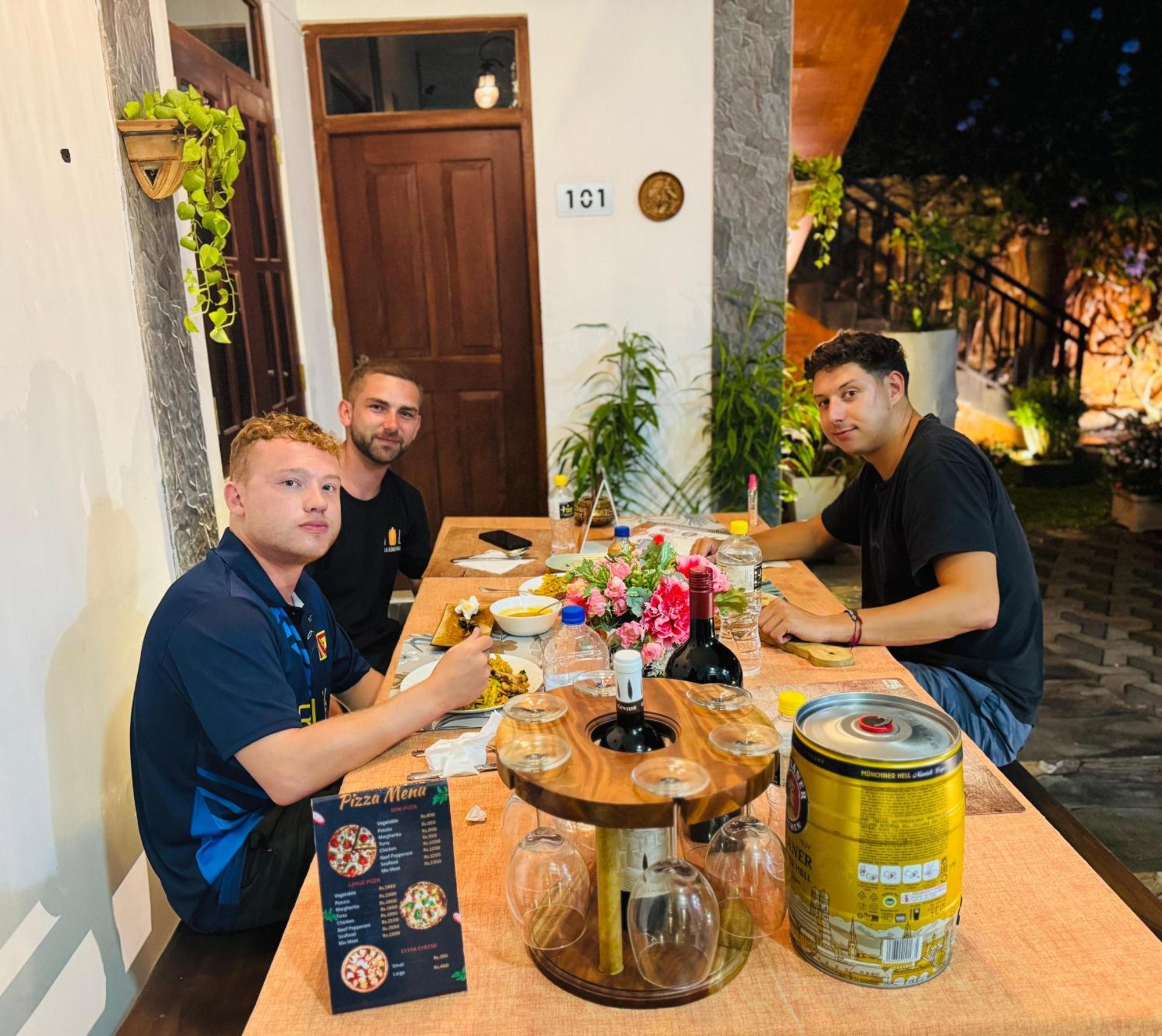 Airport J Dream Resort Dewamottawa Εξωτερικό φωτογραφία